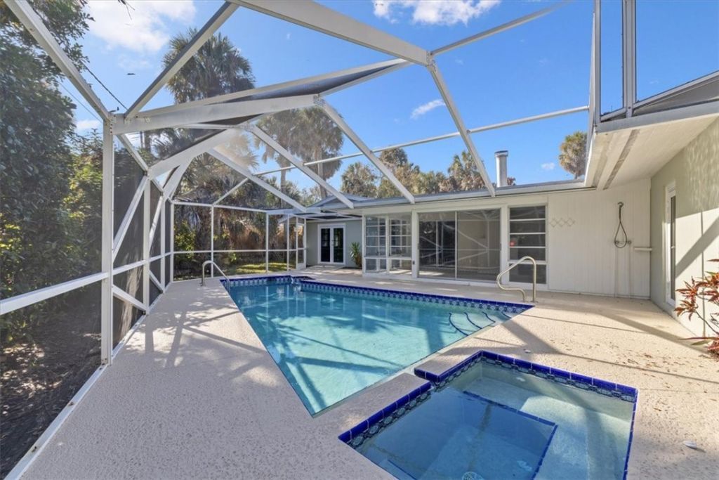 835 Royal Palm Place, Vero Beach, FL 32960 Photo