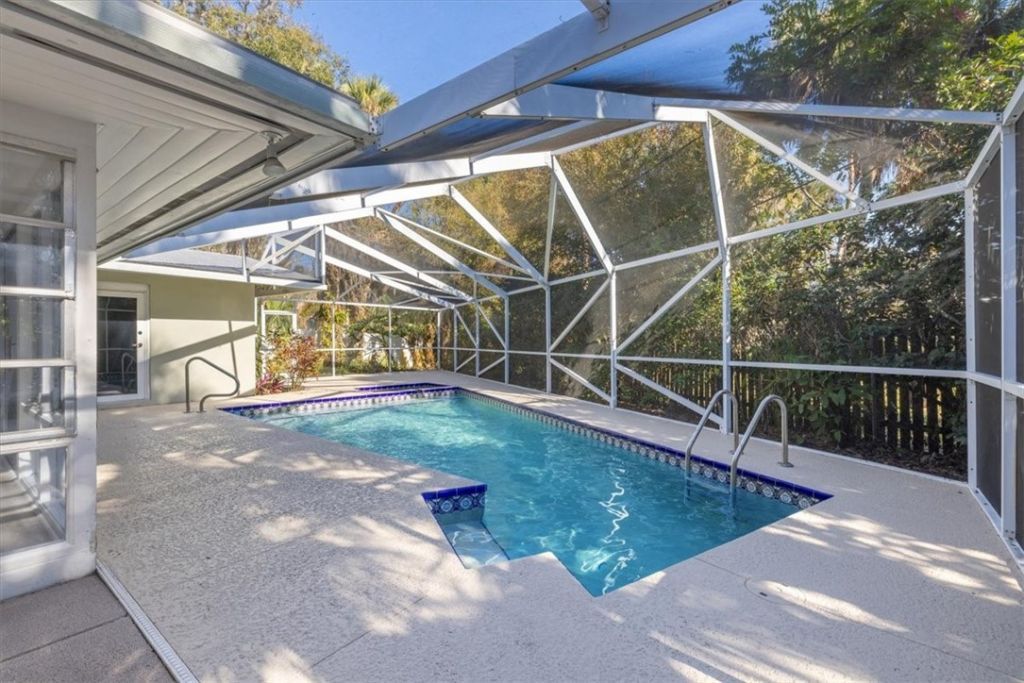 835 Royal Palm Place, Vero Beach, FL 32960 Photo