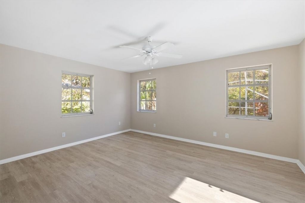 835 Royal Palm Place, Vero Beach, FL 32960 Photo