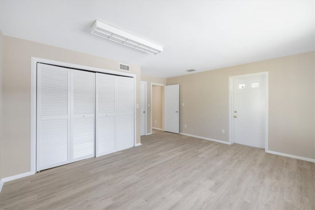 835 Royal Palm Place, Vero Beach, FL 32960 Photo