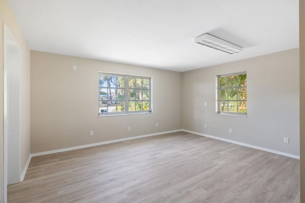 835 Royal Palm Place, Vero Beach, FL 32960 Photo