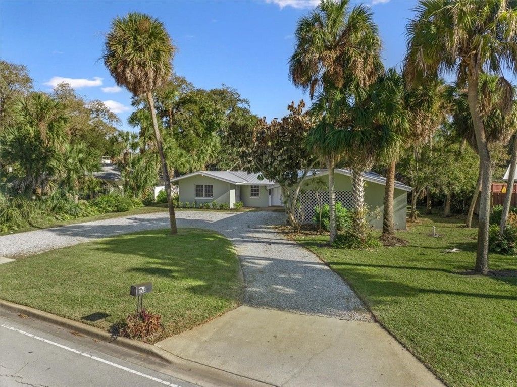 835 Royal Palm Place, Vero Beach, FL 32960 Photo