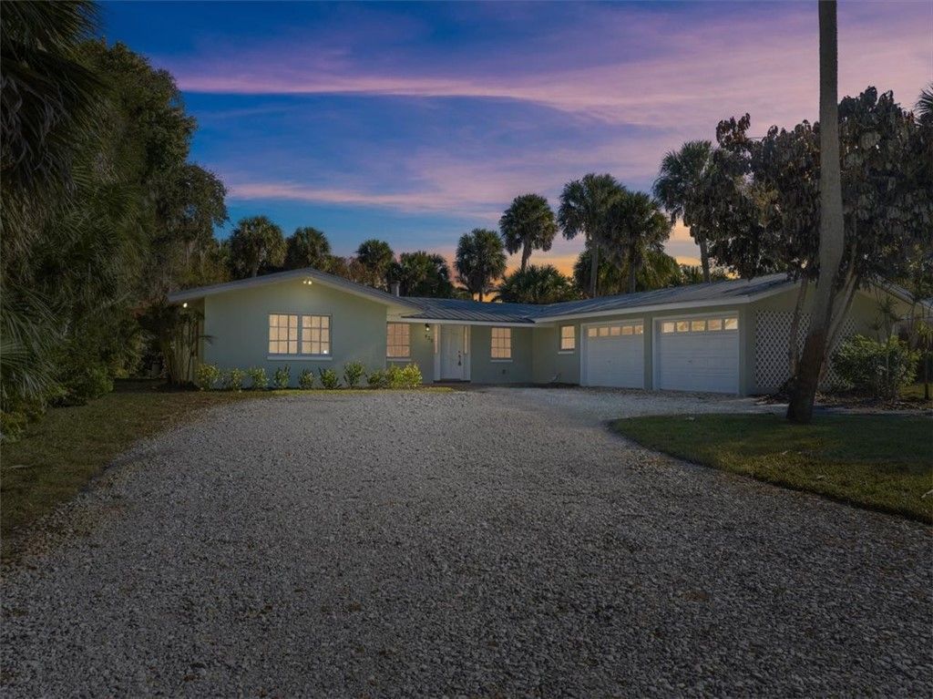 835 Royal Palm Place, Vero Beach, FL 32960 Photo