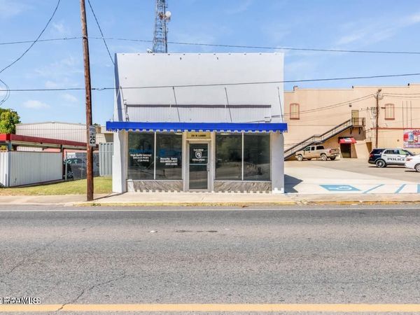 214 W Landry Street , Opelousas, LA 70570
