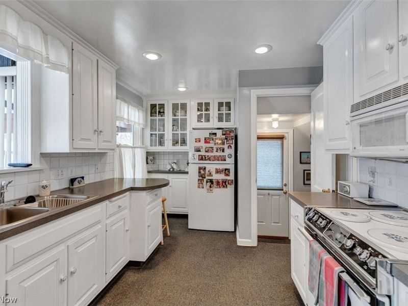 20718 Stanford Avenue, Fairview Park, OH 44126 Photo 10