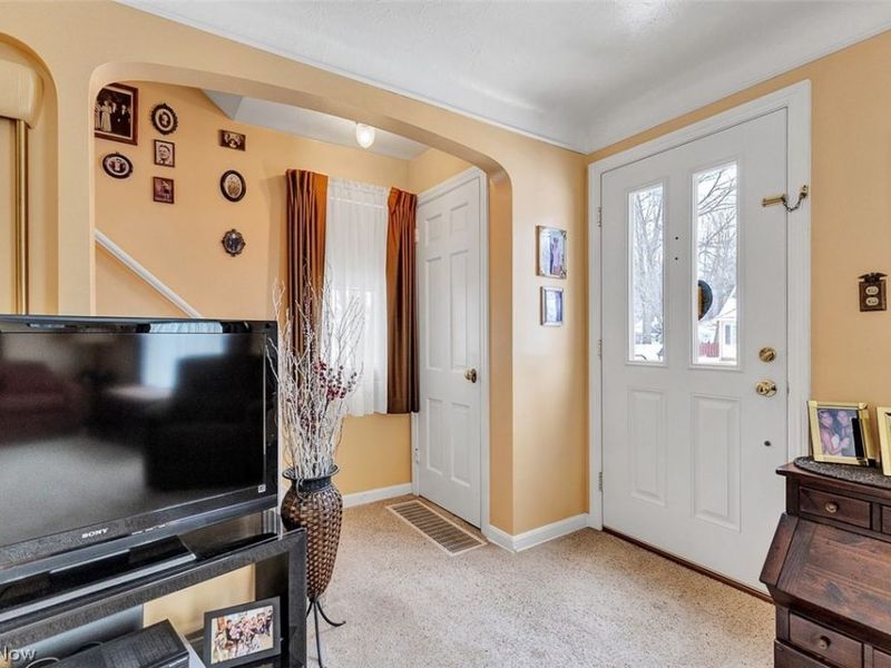 20718 Stanford Avenue, Fairview Park, OH 44126 Photo 4