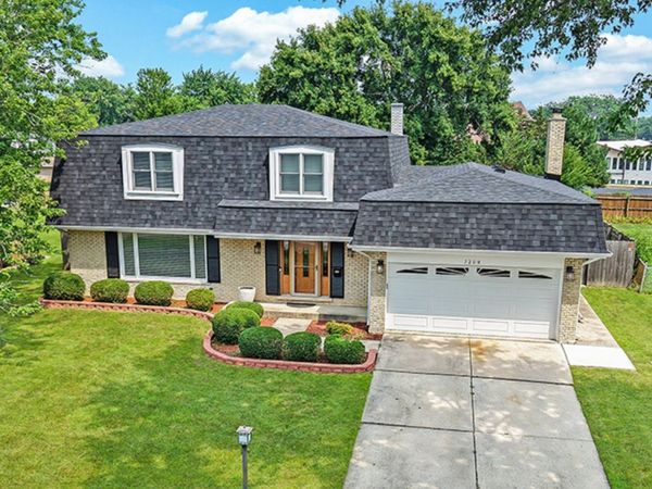 7209 Grant Street, Darien, IL 60561