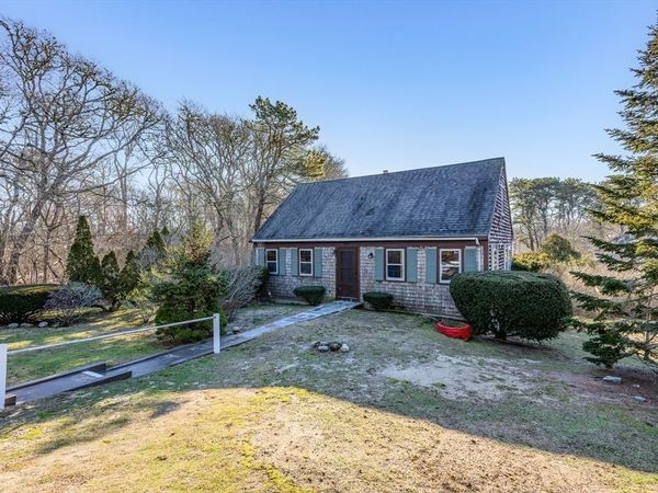 28 Charles St, Chatham, MA 02659