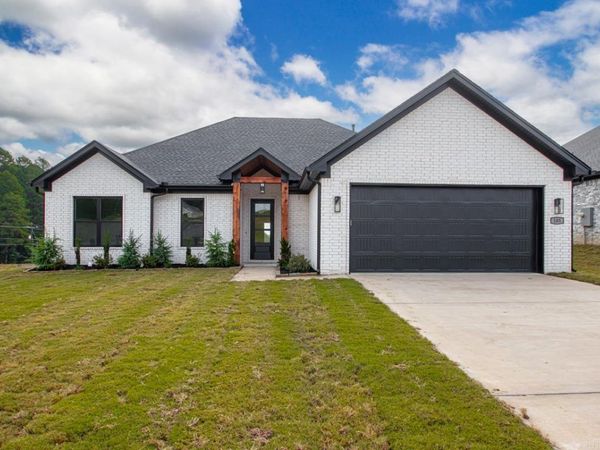 105 Dylan, Benton, AR 72015