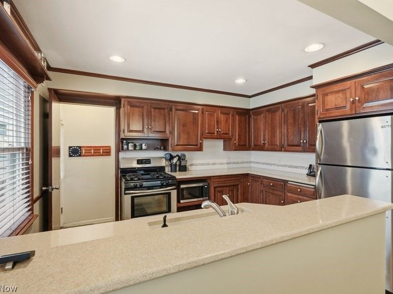 1090 Taft Avenue, Cuyahoga Falls, OH 44223 Photo 28