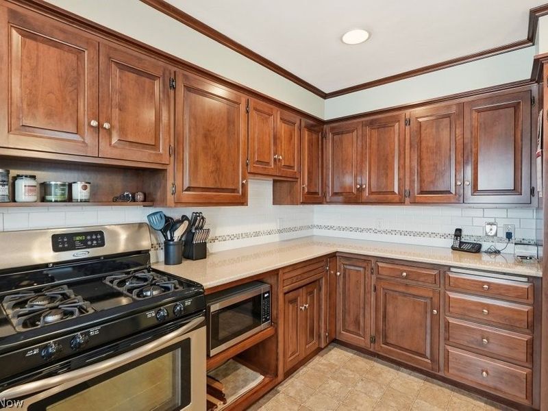 1090 Taft Avenue, Cuyahoga Falls, OH 44223 Photo 29