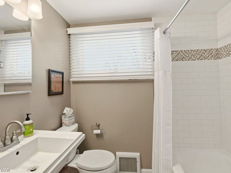 1090 Taft Avenue, Cuyahoga Falls, OH 44223 Photo 36