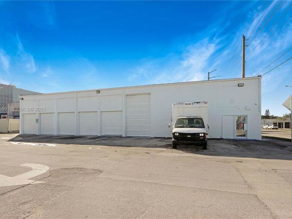 9795 NW 7th Ave, Miami, FL 33150