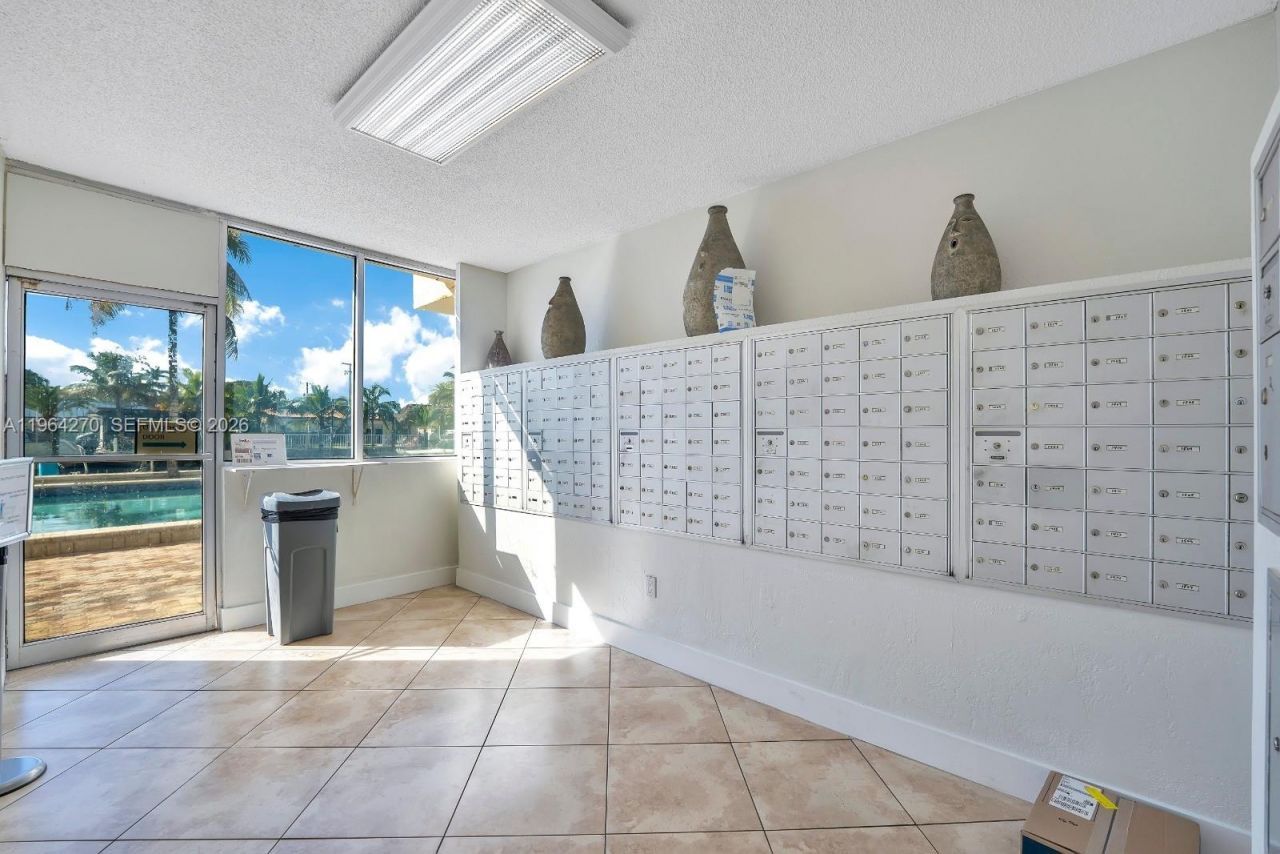 2350 NE 135th St, Unit 409, North Miami, FL 33181 Photo