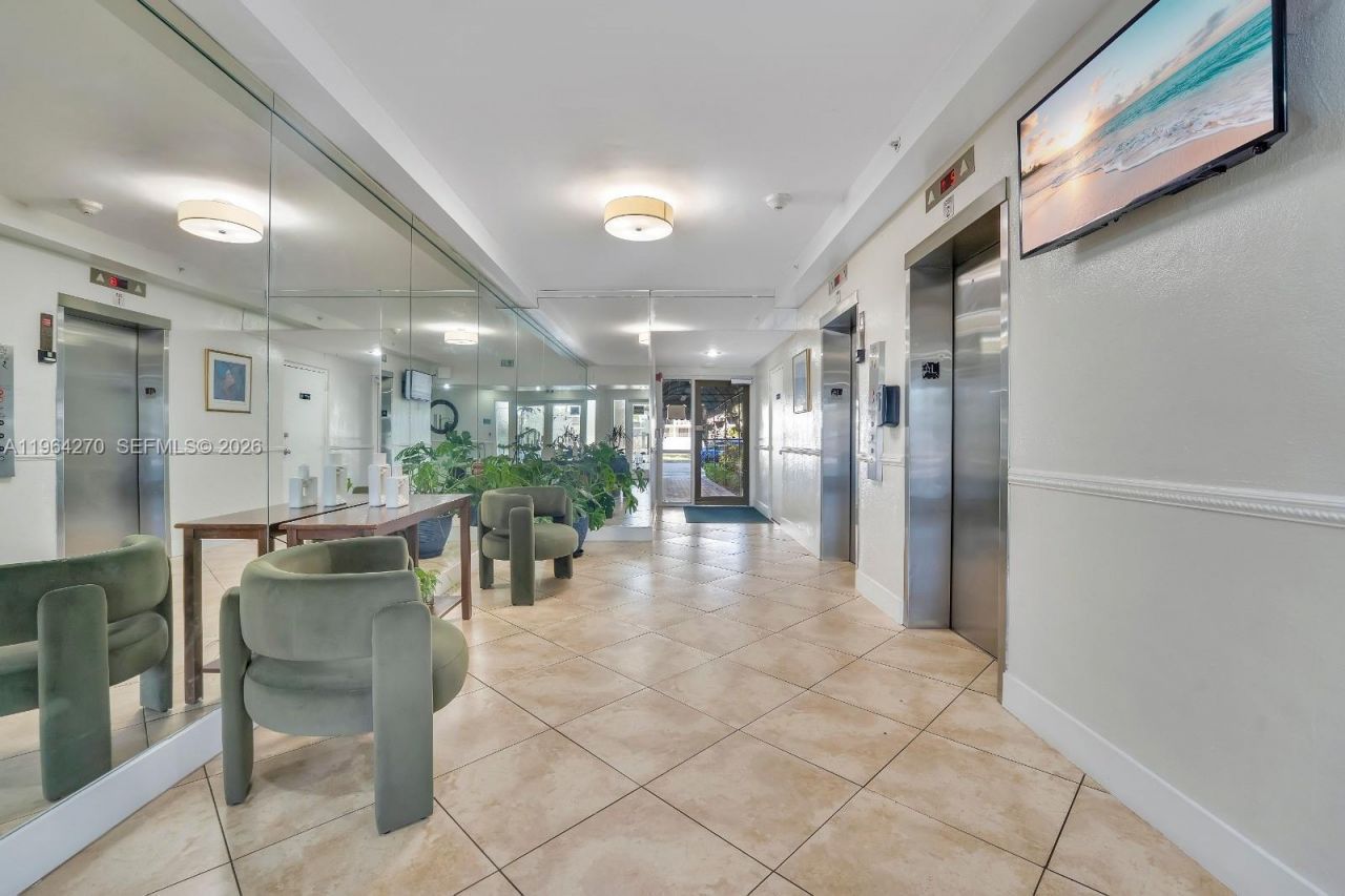 2350 NE 135th St, Unit 409, North Miami, FL 33181 Photo