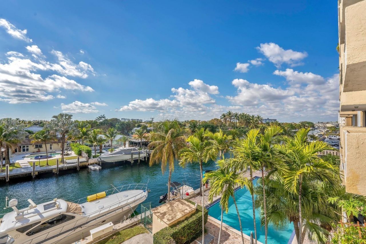 2350 NE 135th St, Unit 409, North Miami, FL 33181 Photo