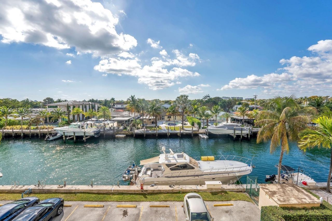 2350 NE 135th St, Unit 409, North Miami, FL 33181 Photo