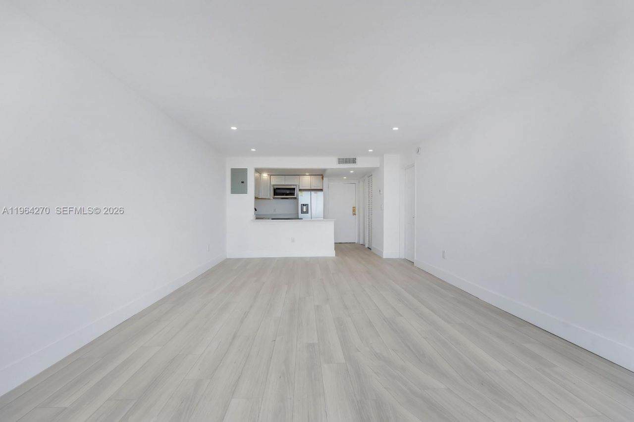 2350 NE 135th St, Unit 409, North Miami, FL 33181 Photo