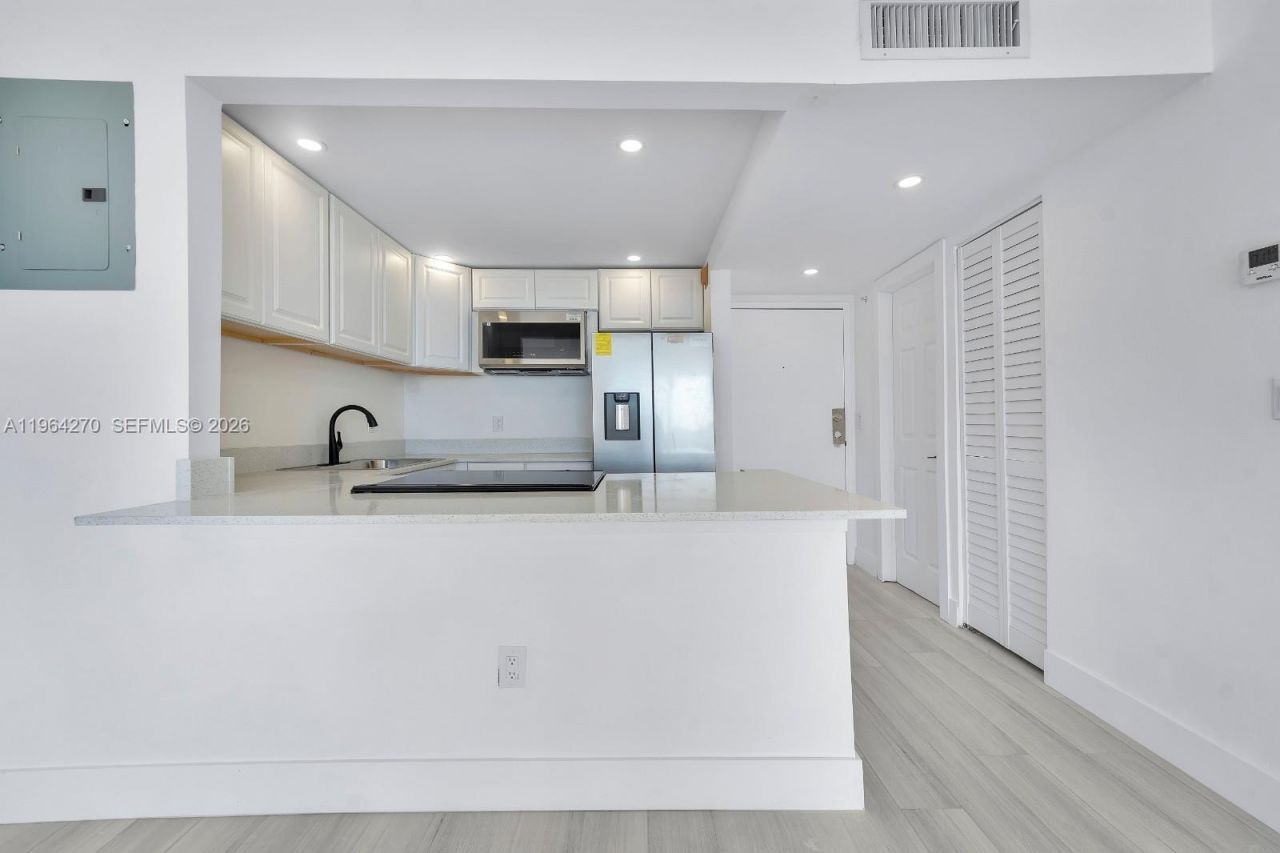 2350 NE 135th St, Unit 409, North Miami, FL 33181 Photo