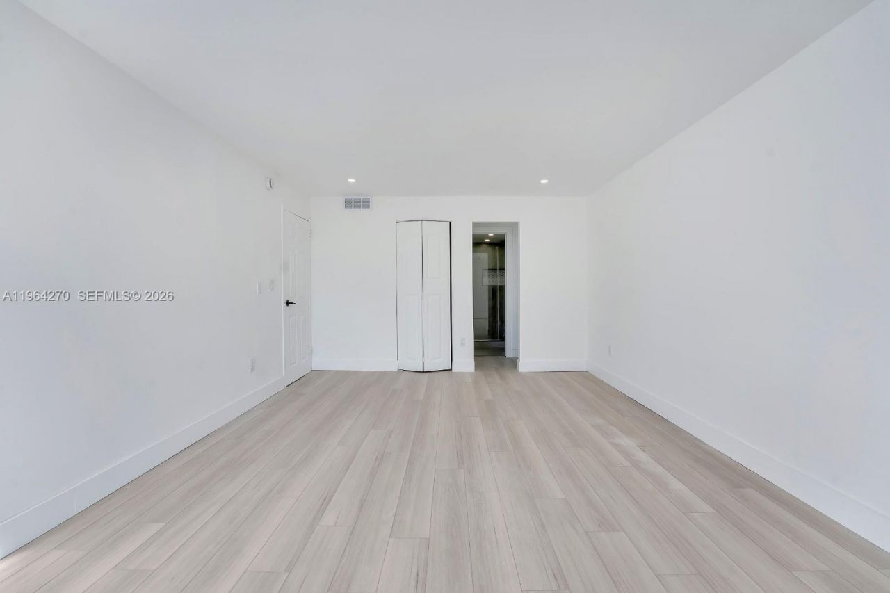 2350 NE 135th St, Unit 409, North Miami, FL 33181 Photo