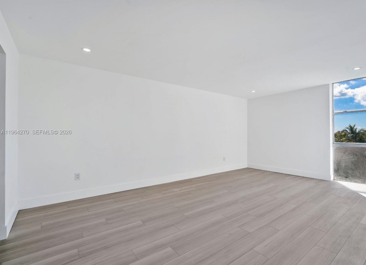 2350 NE 135th St, Unit 409, North Miami, FL 33181 Photo