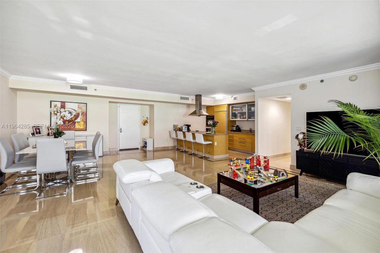 1800 S Ocean Dr, Unit 1010, Hallandale Beach, FL 33009 Photo