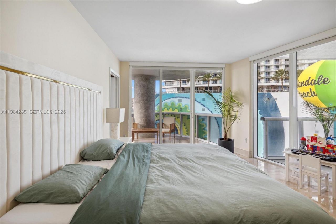 1800 S Ocean Dr , Unit 1010, Hallandale Beach, FL 33009 Photo