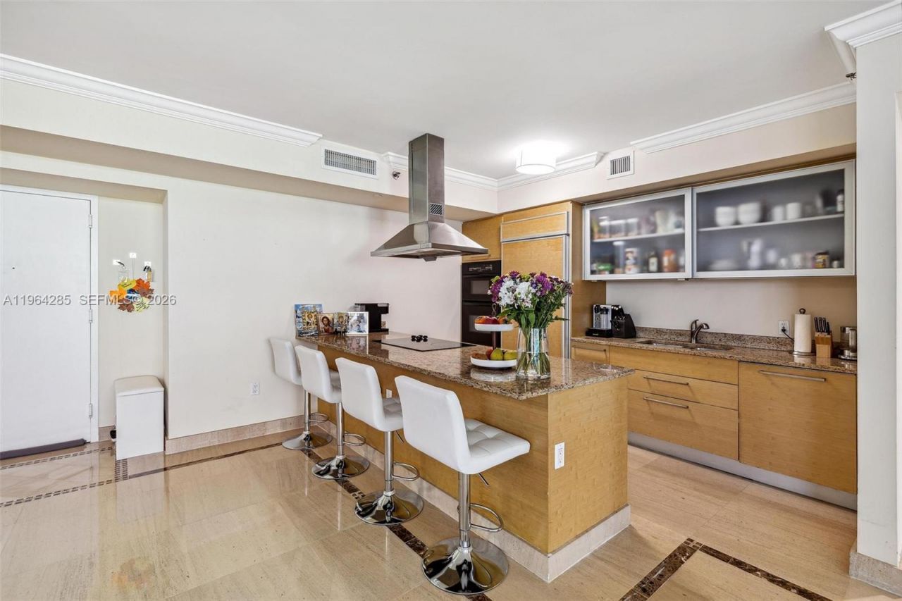 1800 S Ocean Dr, Unit 1010, Hallandale Beach, FL 33009 Photo