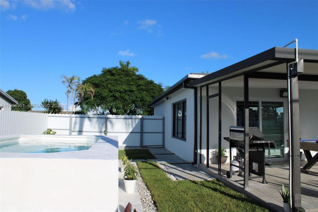 15100 Polk St, Miami, FL 33176 Photo