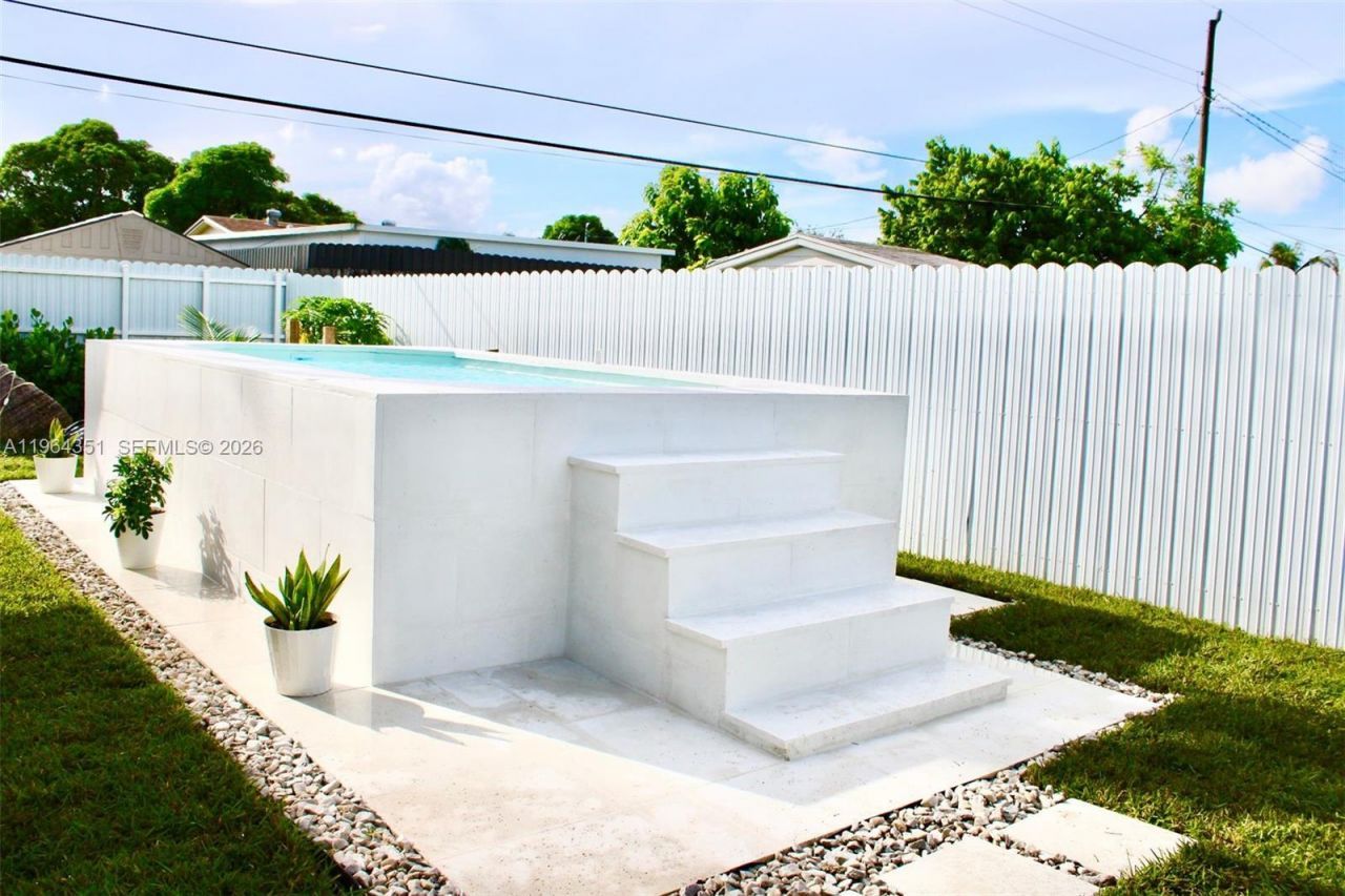 15100 Polk St, Miami, FL 33176 Photo