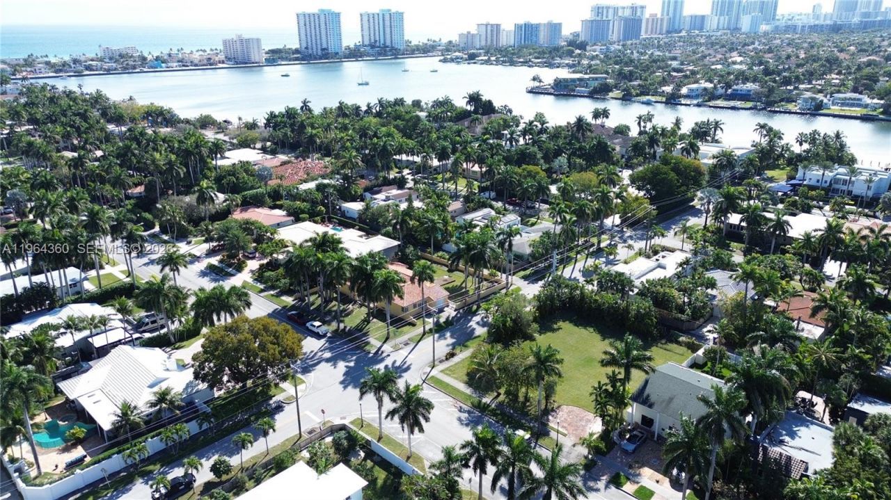 1000 Harrison St , Hollywood, FL 33019 Photo