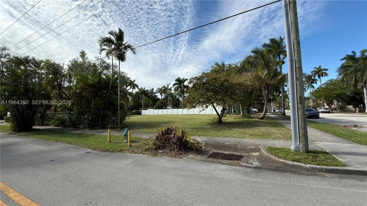 1000 Harrison St , Hollywood, FL 33019 Photo