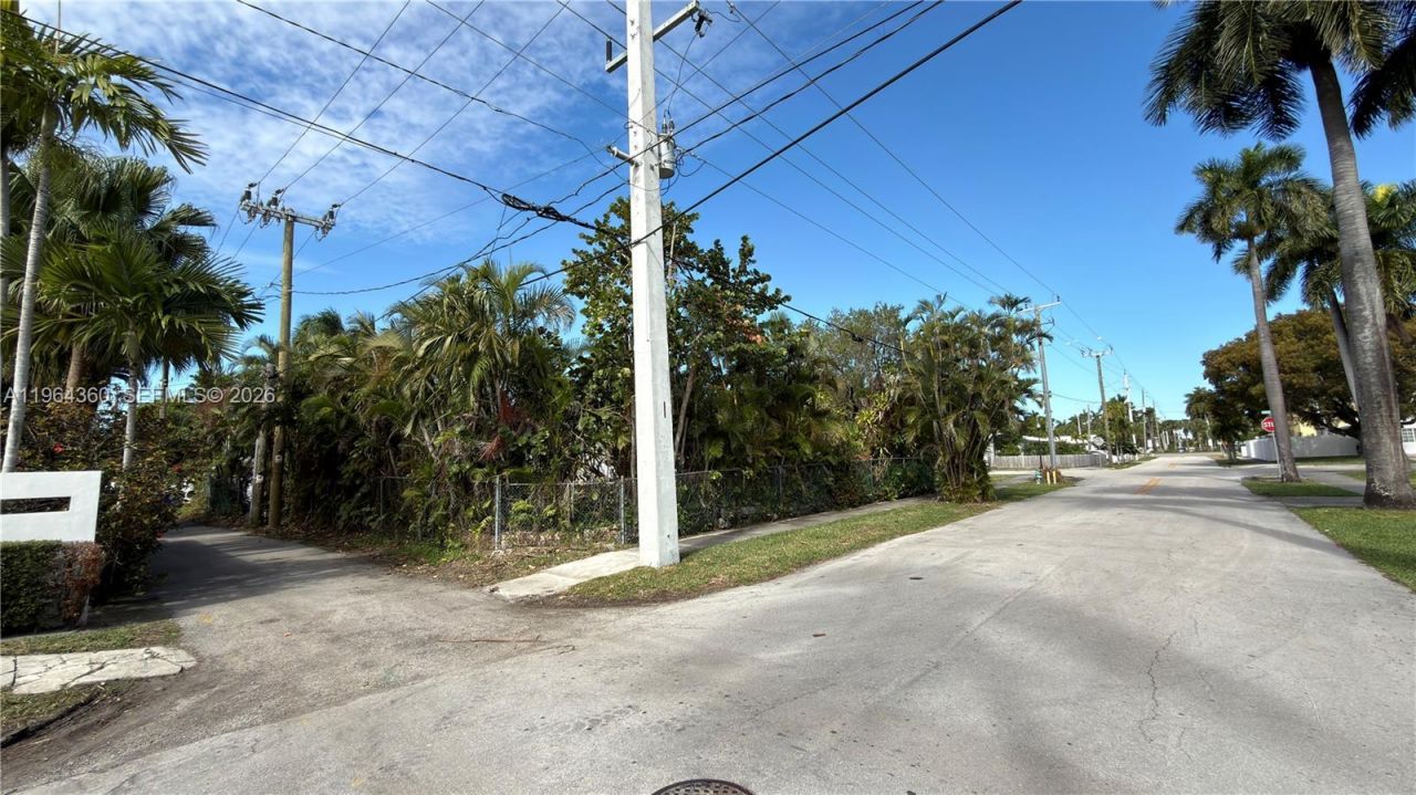 1000 Harrison St , Hollywood, FL 33019 Photo