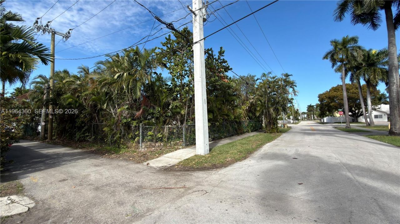 1000 Harrison St , Hollywood, FL 33019 Photo