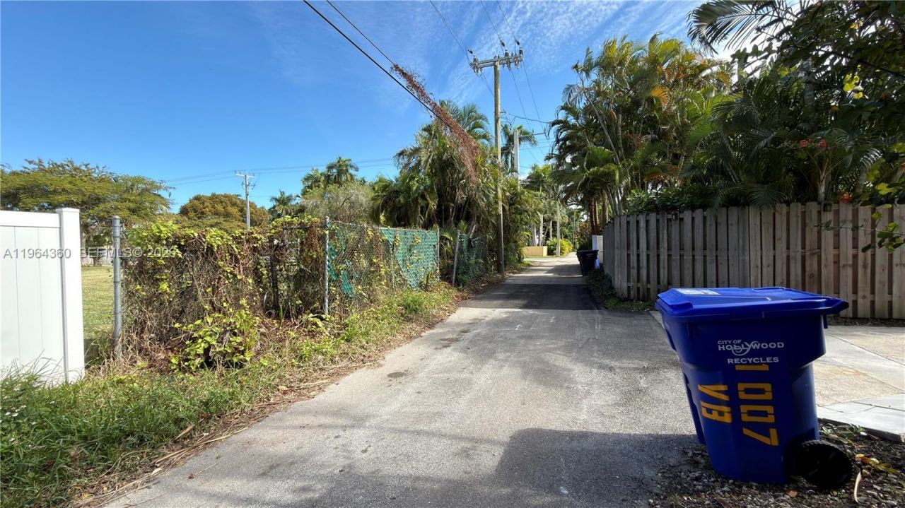 1000 Harrison St , Hollywood, FL 33019 Photo