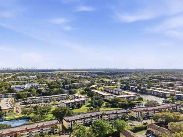300 S Hollybrook Dr , Unit 203, Pembroke Pines, FL 33025