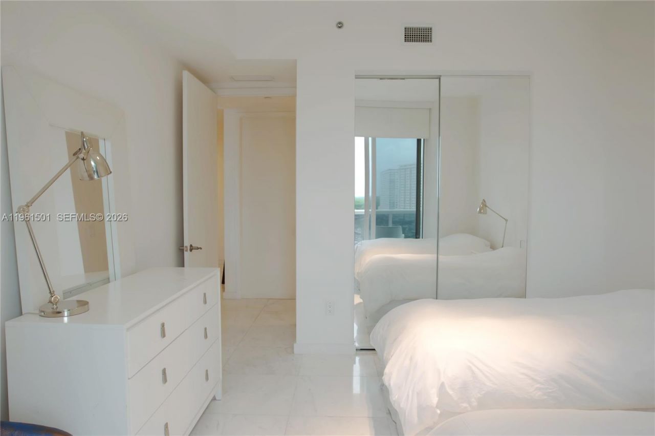 15811 Collins Ave , Unit 805, Sunny Isles Beach, FL 33160 Photo