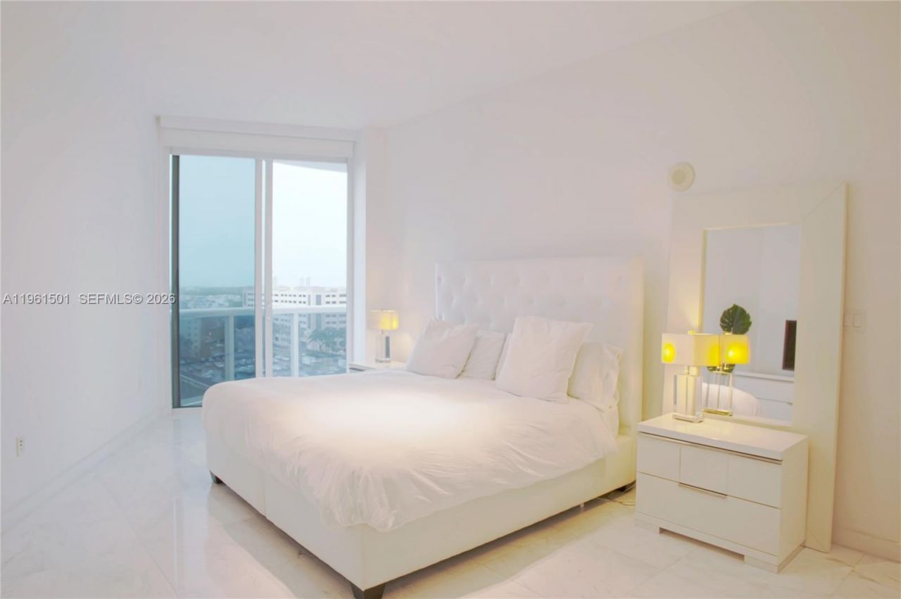 15811 Collins Ave , Unit 805, Sunny Isles Beach, FL 33160 Photo