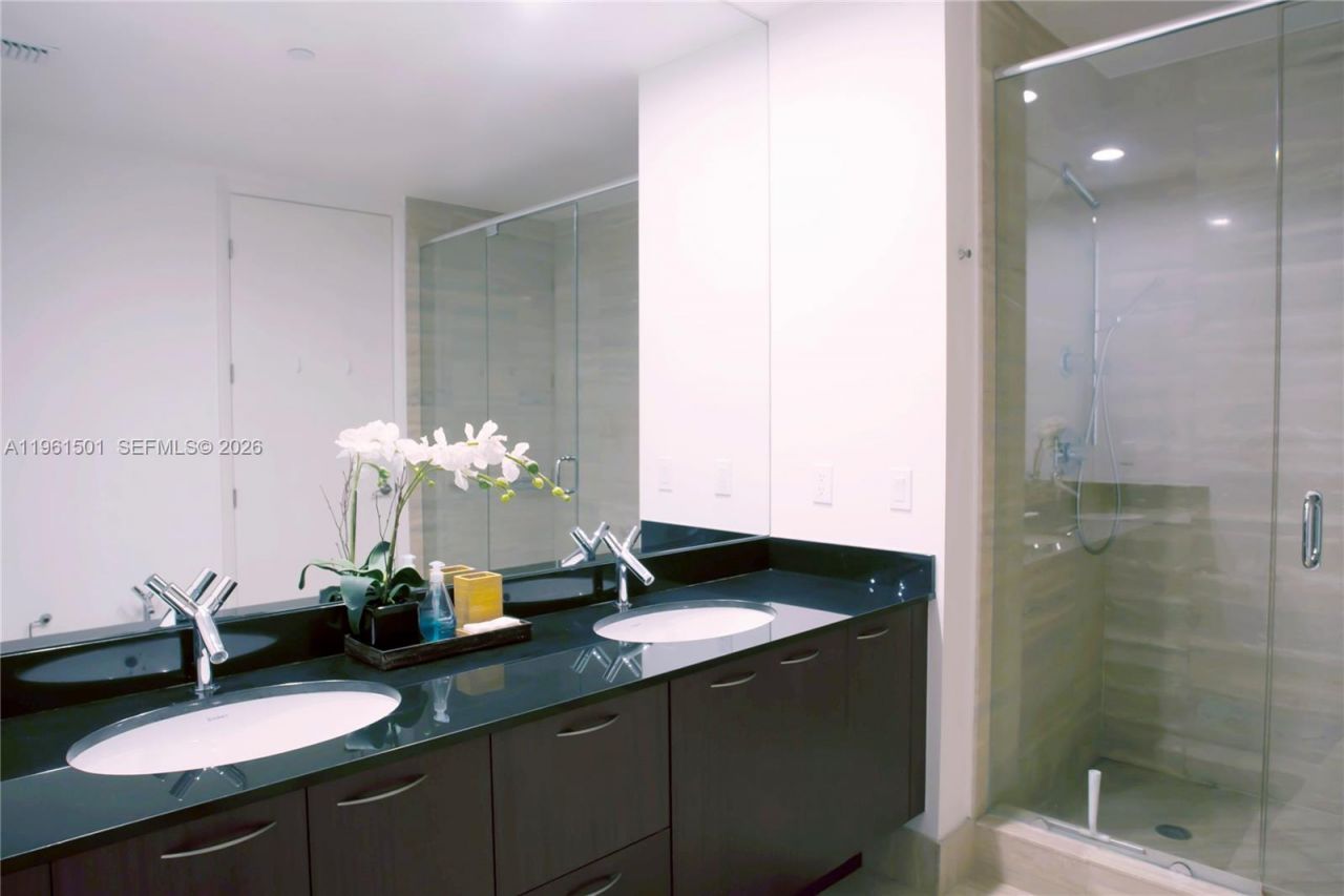 15811 Collins Ave , Unit 805, Sunny Isles Beach, FL 33160 Photo