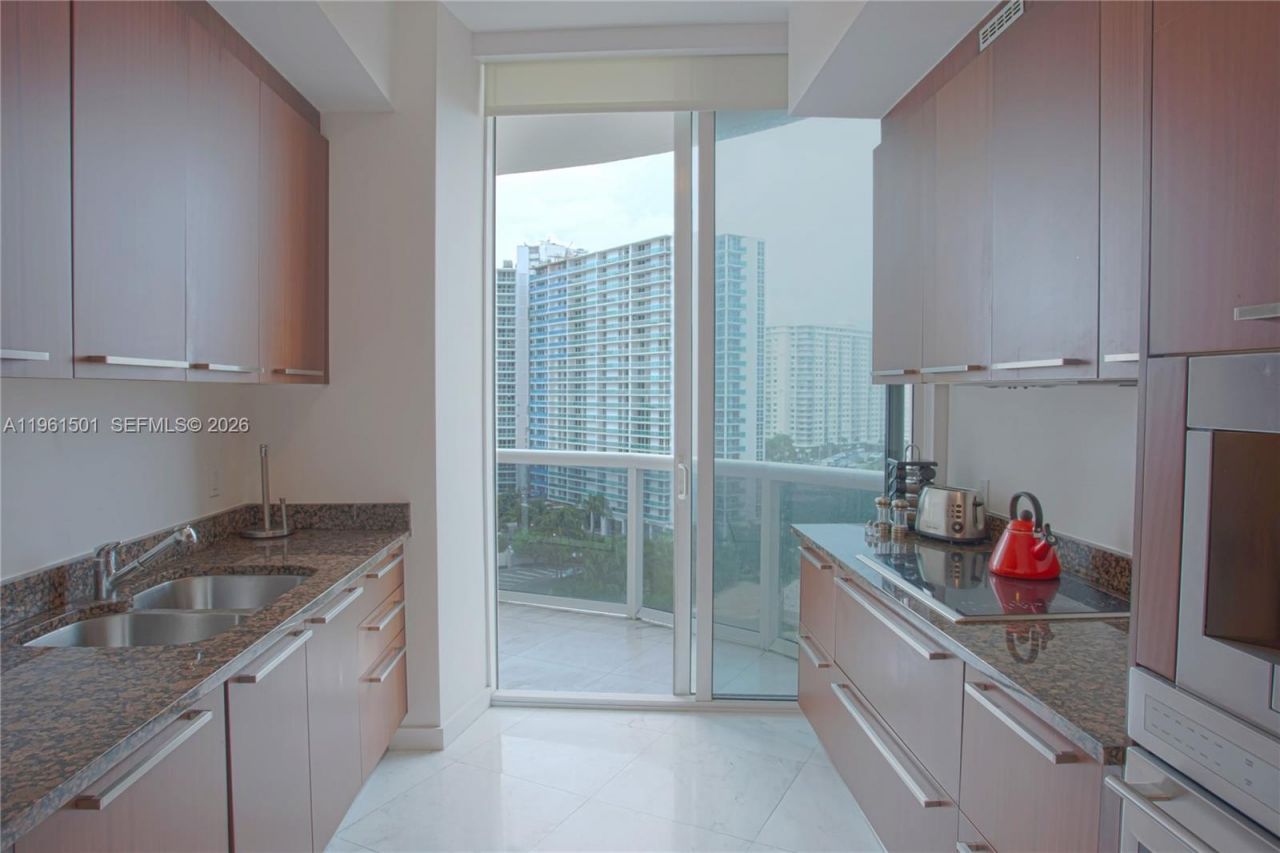 15811 Collins Ave , Unit 805, Sunny Isles Beach, FL 33160 Photo