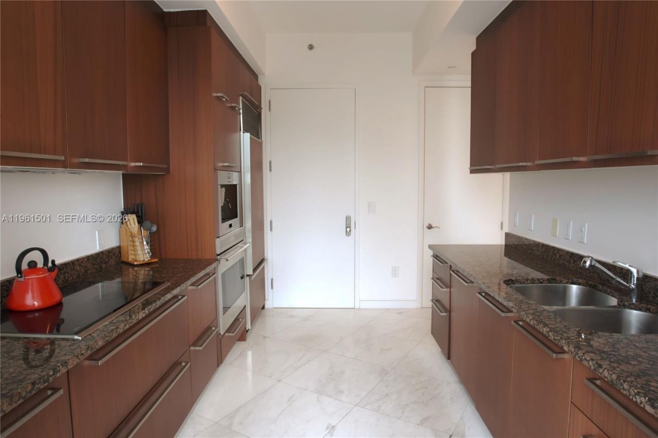 15811 Collins Ave , Unit 805, Sunny Isles Beach, FL 33160 Photo