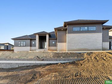 3538 S 210th Avenue, Elkhorn, NE 68022