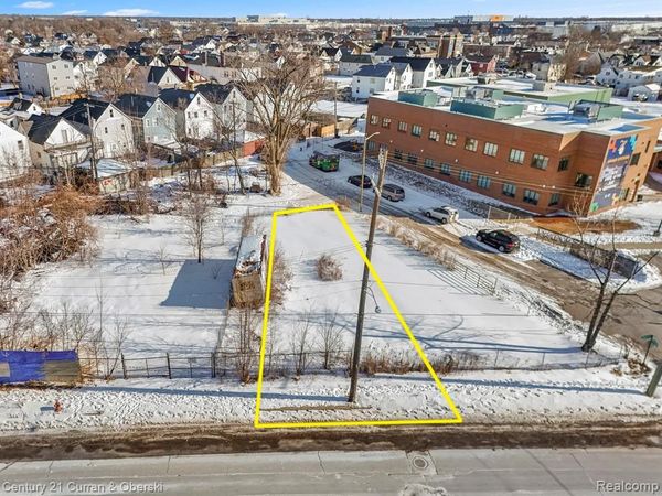 8312 Conant Street, Hamtramck, MI 48211