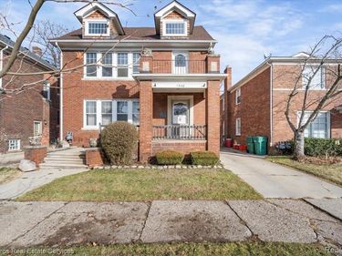1338 Somerset Avenue, Grosse Pointe Park, MI 48230