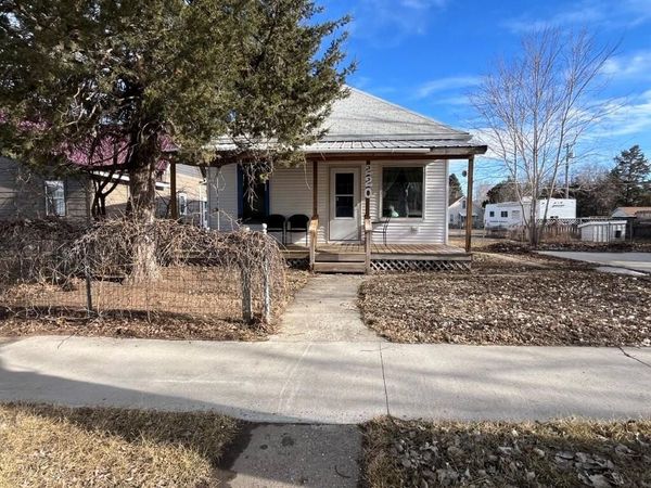 220 E 2nd Avenue, Mobridge, SD 57601