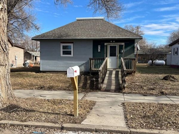 310 E 2nd Avenue, Mobridge, SD 57601