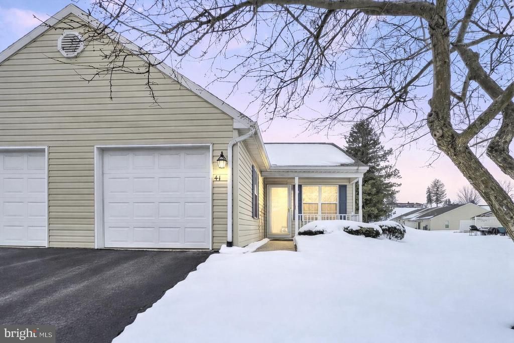 41 Hagarman Drive, York, PA 17408 Main Photo