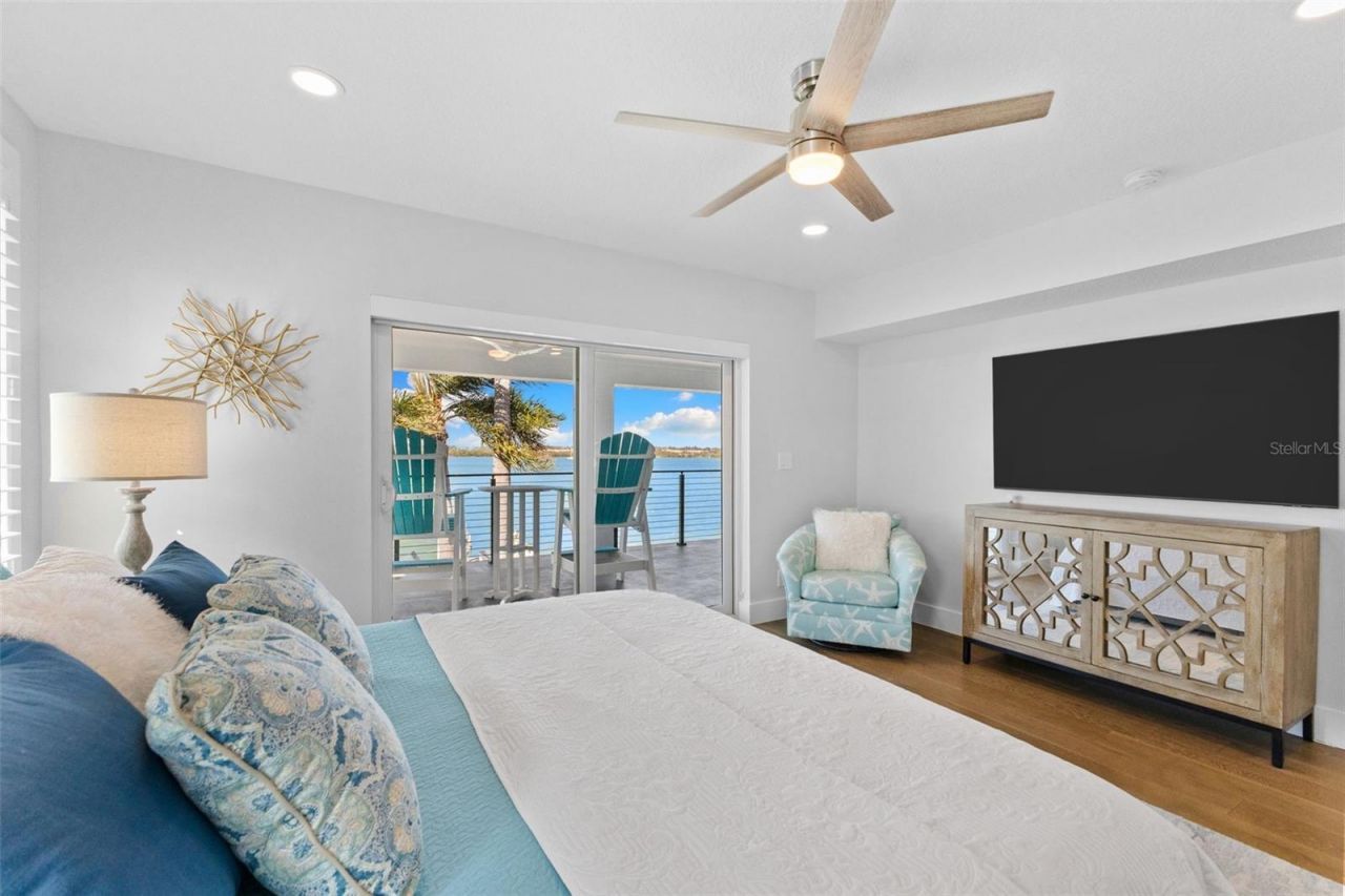 850 Bay Point Drive, Madeira Beach, FL 33708 Photo