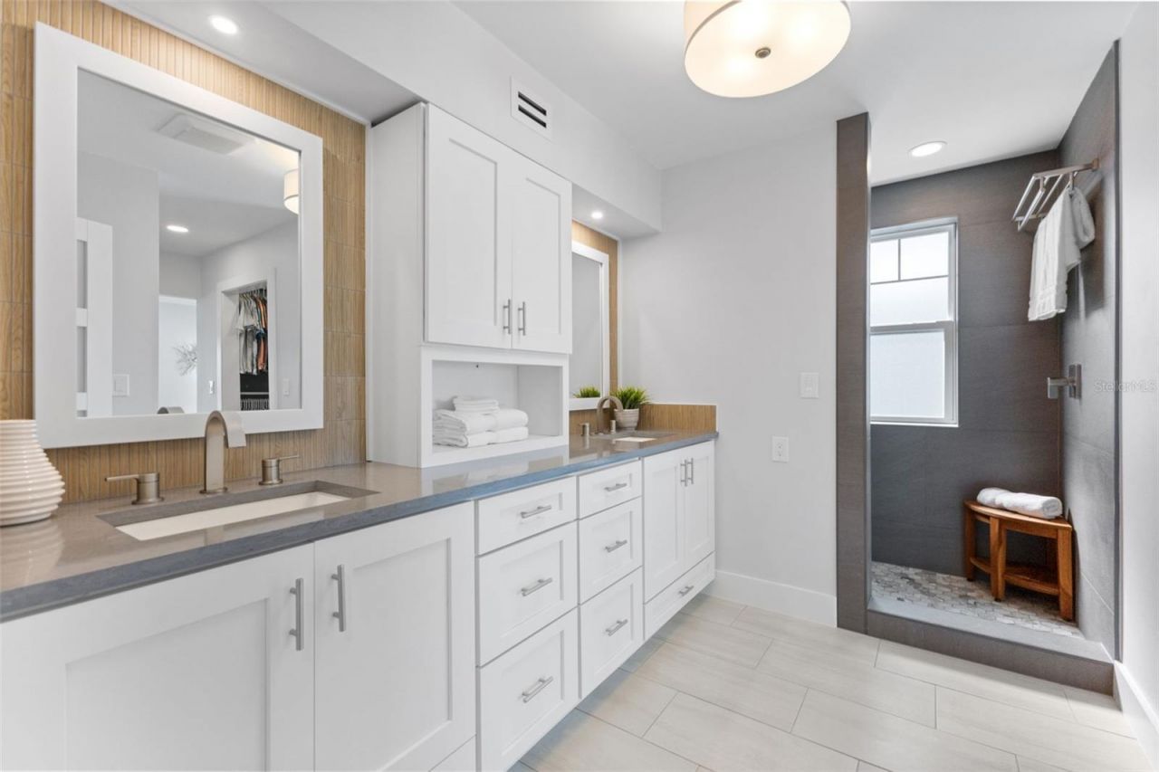 850 Bay Point Drive, Madeira Beach, FL 33708 Photo