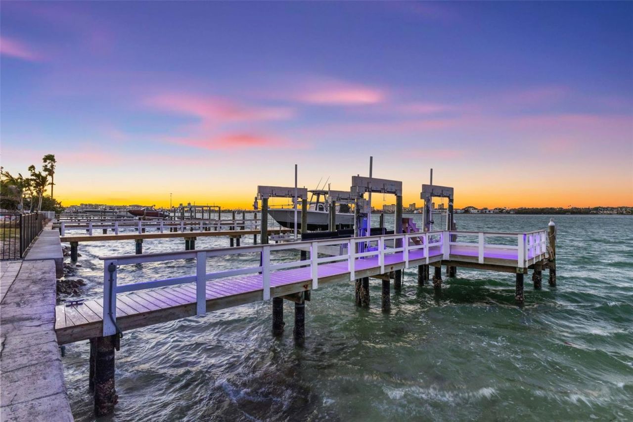 850 Bay Point Drive, Madeira Beach, FL 33708 Photo